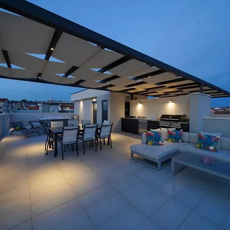 Adria Concept Boutique شقة زادار